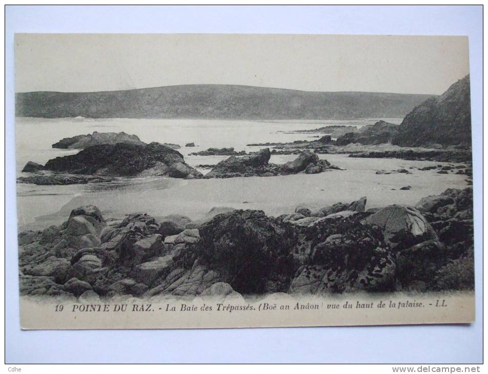 29 - BB - POINTE DU RAZ -  LA BAIE DES TREPASSES (BOË AN ANÂON) VUE DU HAUT DE LA FALAISE - La Pointe Du Raz