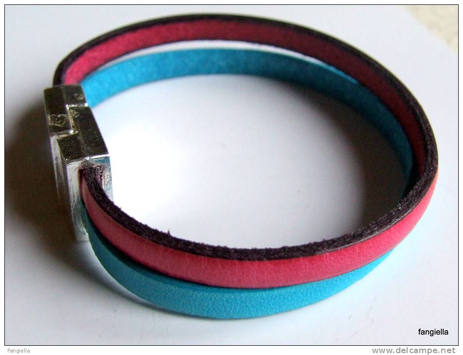 Bracelet En Cuir 5mm Turquoise Et Rose Superbe Fermoir Magnétique  Longueur Totale Environ 18,5cm, Il Sera Parfait Pour - Bracelets