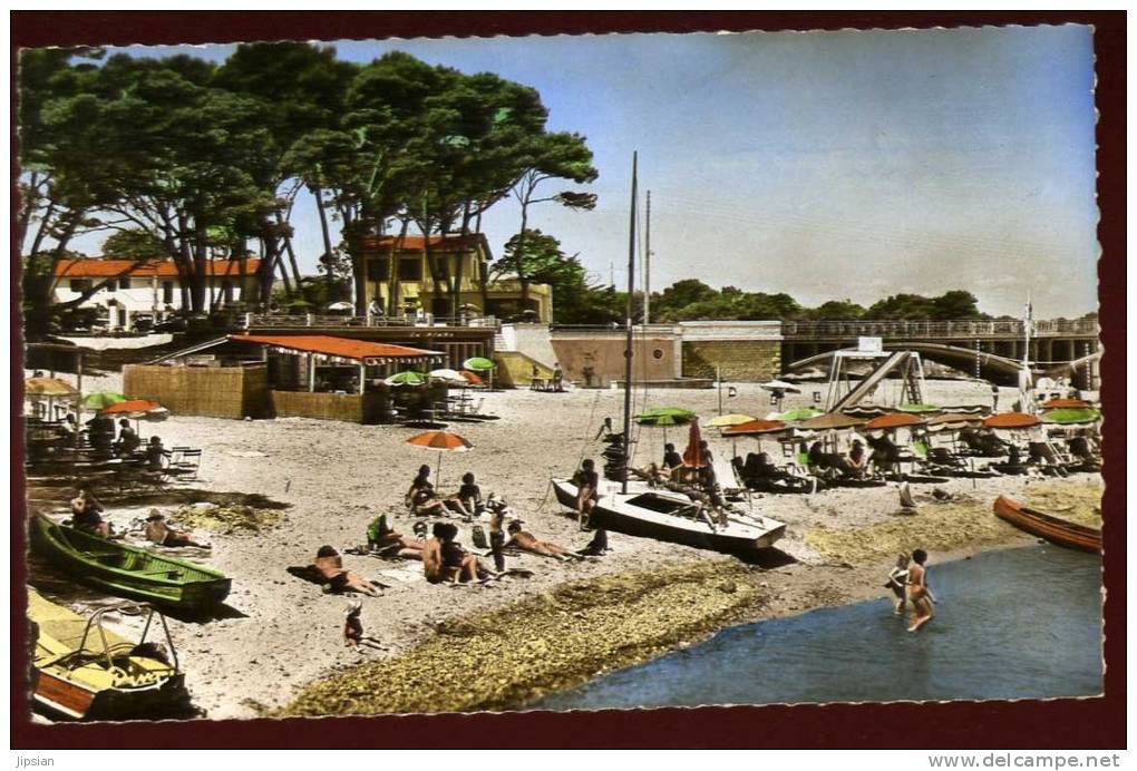 Cpsm Du 83 St Aygulf Un Coin De La Grande Plage   LEM21 - Saint-Aygulf