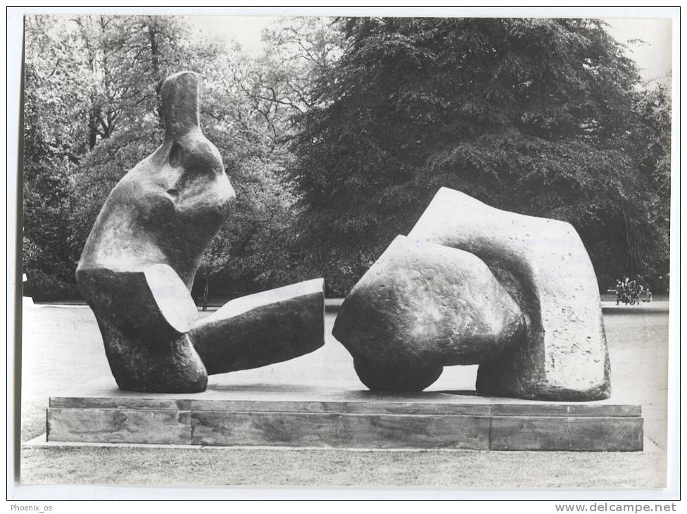 ART - Exhibition Henry  Moor, 1968. Germany, Photo - Bronzes