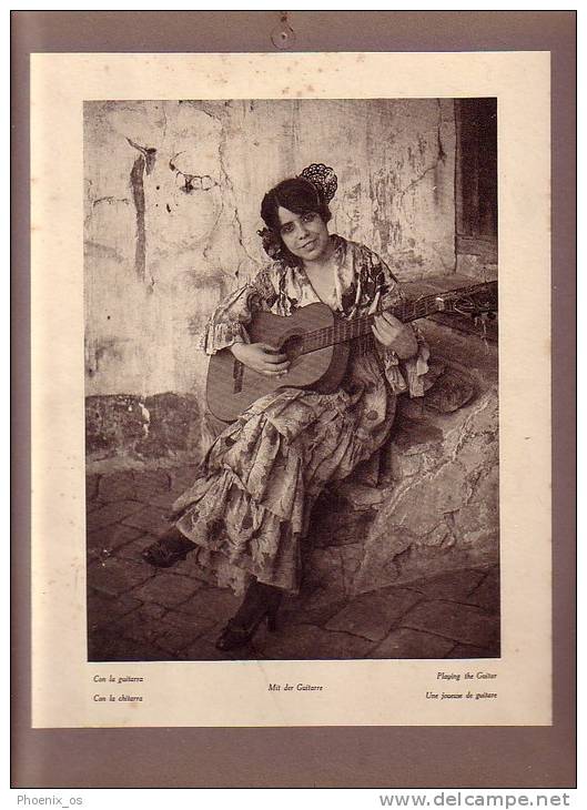SPAIN - Con La Guitarra, Playing The Guitar, Image Glued To Cardboard, Year About 1930 - Artis Historia