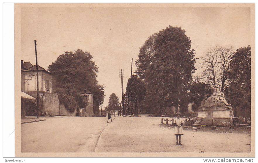 19683 Le Houlme, Route De Dieppe Et Parc Communal. éd Prin Lib Houlme - Autres & Non Classés