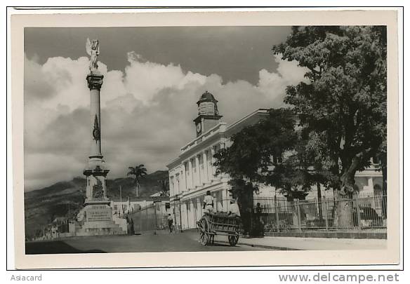 St Denis  Carte Dos Photo Pres Du Monument Aux Morts Guerre 1914 - Saint Denis