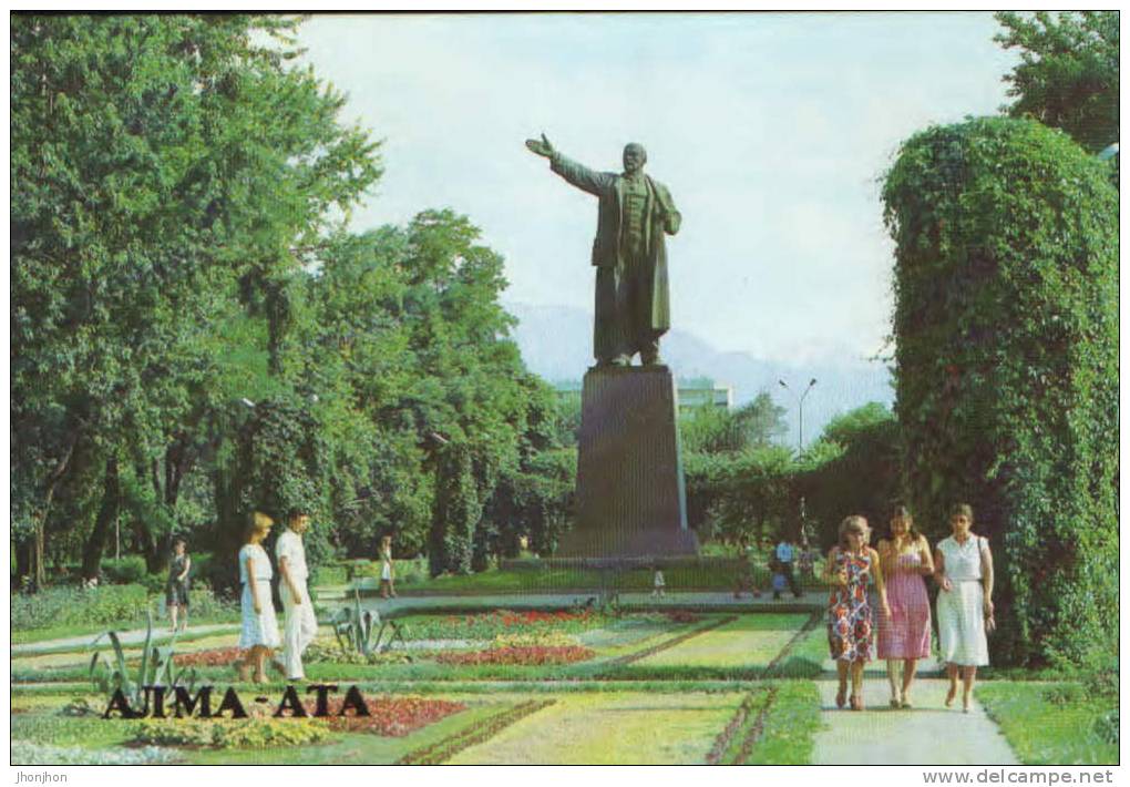 Kazakhstan-Postcard 1984-Alma-Ata-Monument To V.I.Lenin. - Monuments