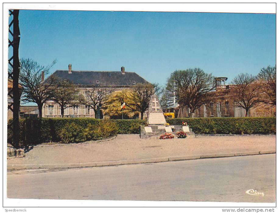 19740 Villiers Le Bretonneux  Monument Aux Morts . Cim E80.799.00.0.0212 - Villers Bretonneux