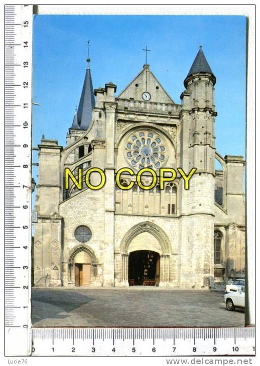 BRIE COMTE ROBERT - Eglise Saint Etienne - Le Parvis - Brie Comte Robert
