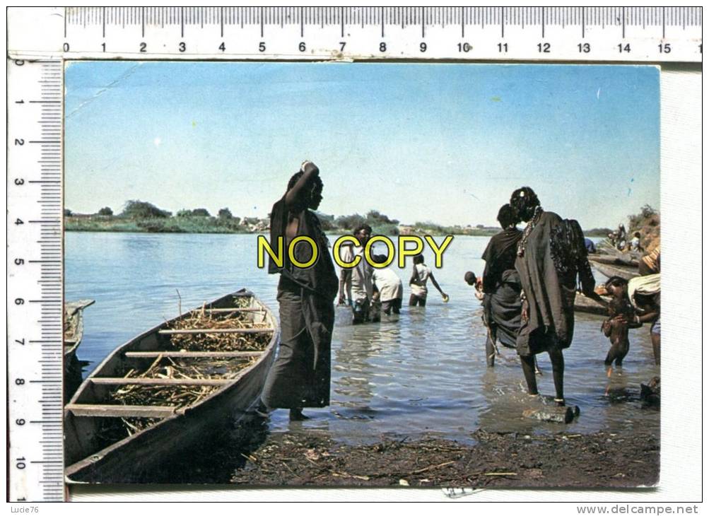 REPUBLIQUE Du NIGER  -  AYOROU - Sur Les Rives Du NIGER  -  Timbres - Niger