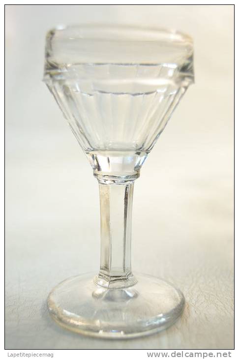 Lot Ancien : 5 Petits Verres A Pied En Cristal Moulé. Fin19eme / Début 20eme Siècle - Verres