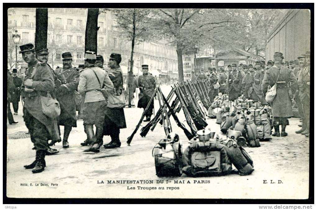 CPA. LA MANIFESTATION DU 1 MAI A PARIS. Les Troupes Au Repos. - Manifestazioni