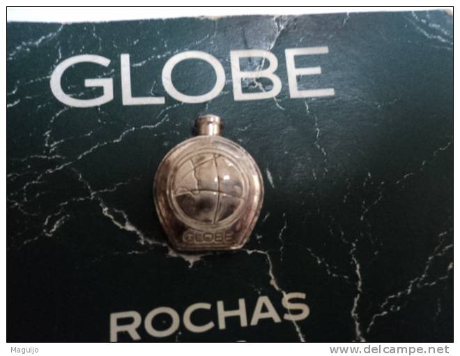 ROCHAS " GLOBE" PIN´S SUR SUPPORT  LIRE & VOIR !!! - Miniatures Men's Fragrances (without Box)