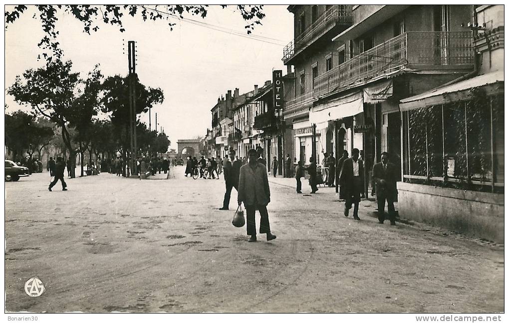 CPSM ALGERIE TEBESSA COURS CARNOT TRES ANIME Petit Format - Tébessa