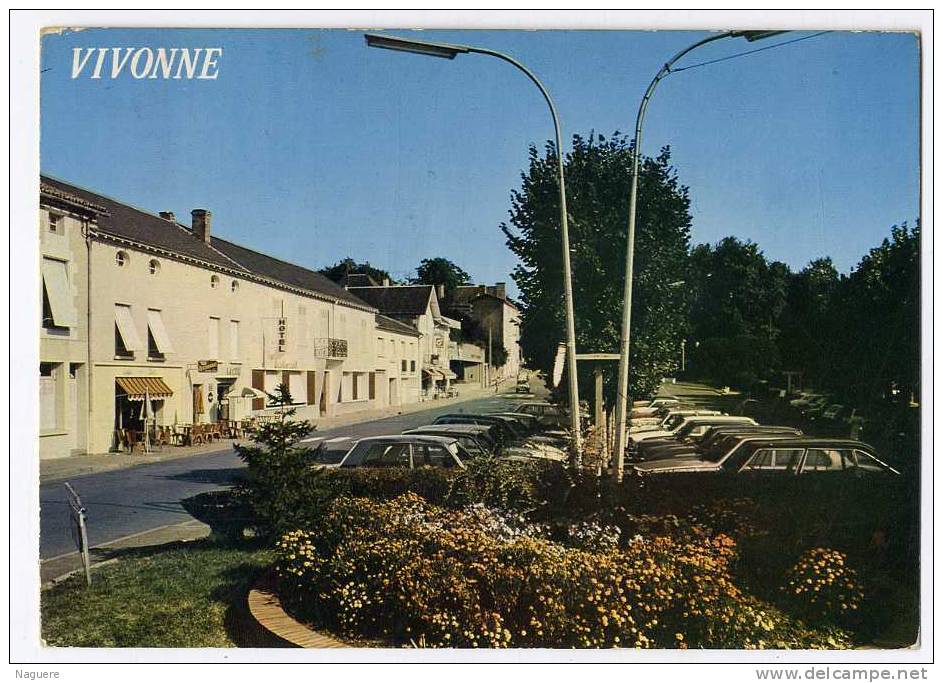 86  VIVONNE  -  CPM 1960 / 70  -  ROND POINT FLEURI  -  AVENUE DE LA PLAGE - Vivonne