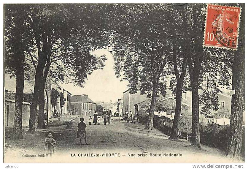 Vendée - Ref M65- La Chaize Le Vicomte - Vue Prise Route Nationale   - Carte Bon Etat - - La Chaize Le Vicomte