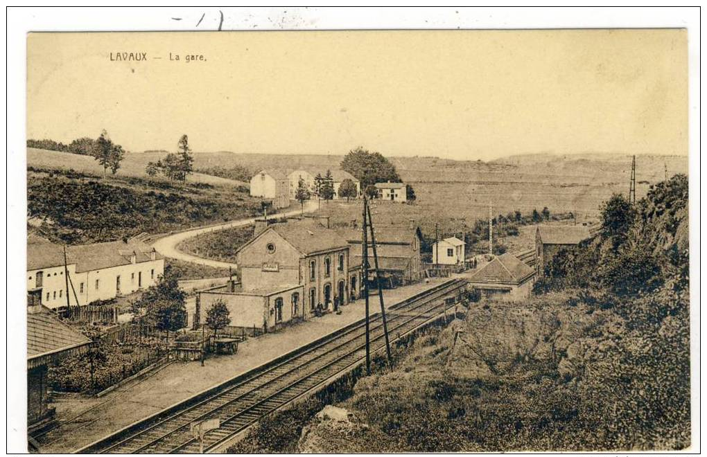 Lavaux - La Gare Et Environs - 1925 - Edit. Schréder, Léglise/Desaix - Carte Envoyée à Bruxelles (N) - Hastière