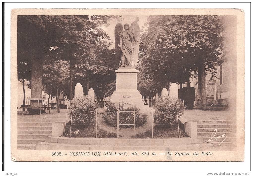 8695 - YSSINGEAUX - Le Square Du Poilu - Yssingeaux