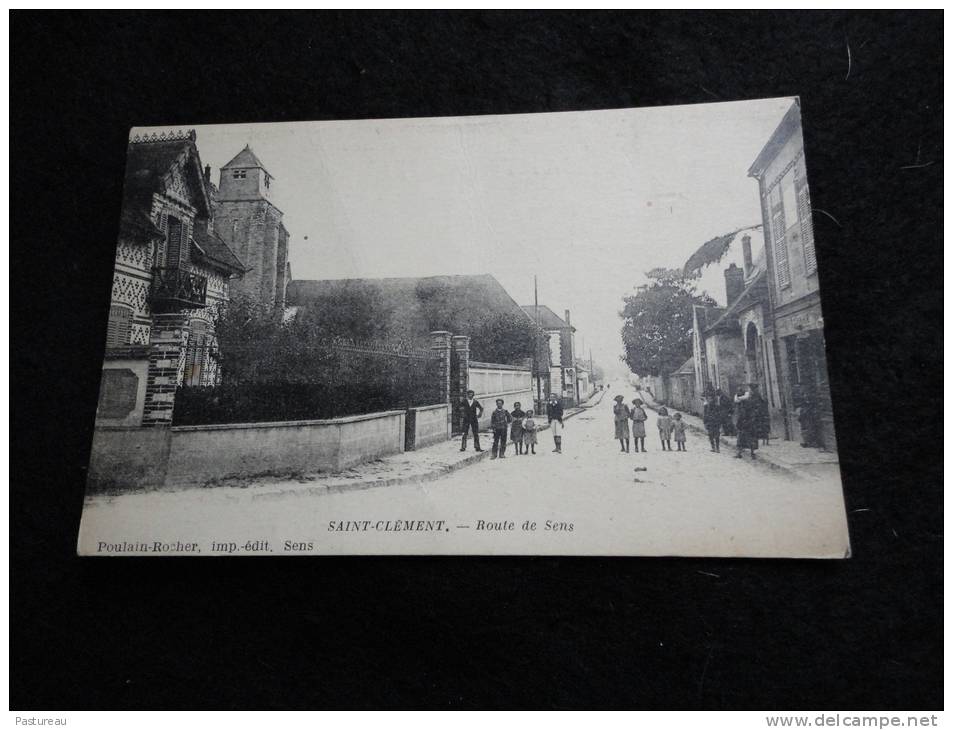 Saint - Clément.  Route De Sens. - Saint Clement