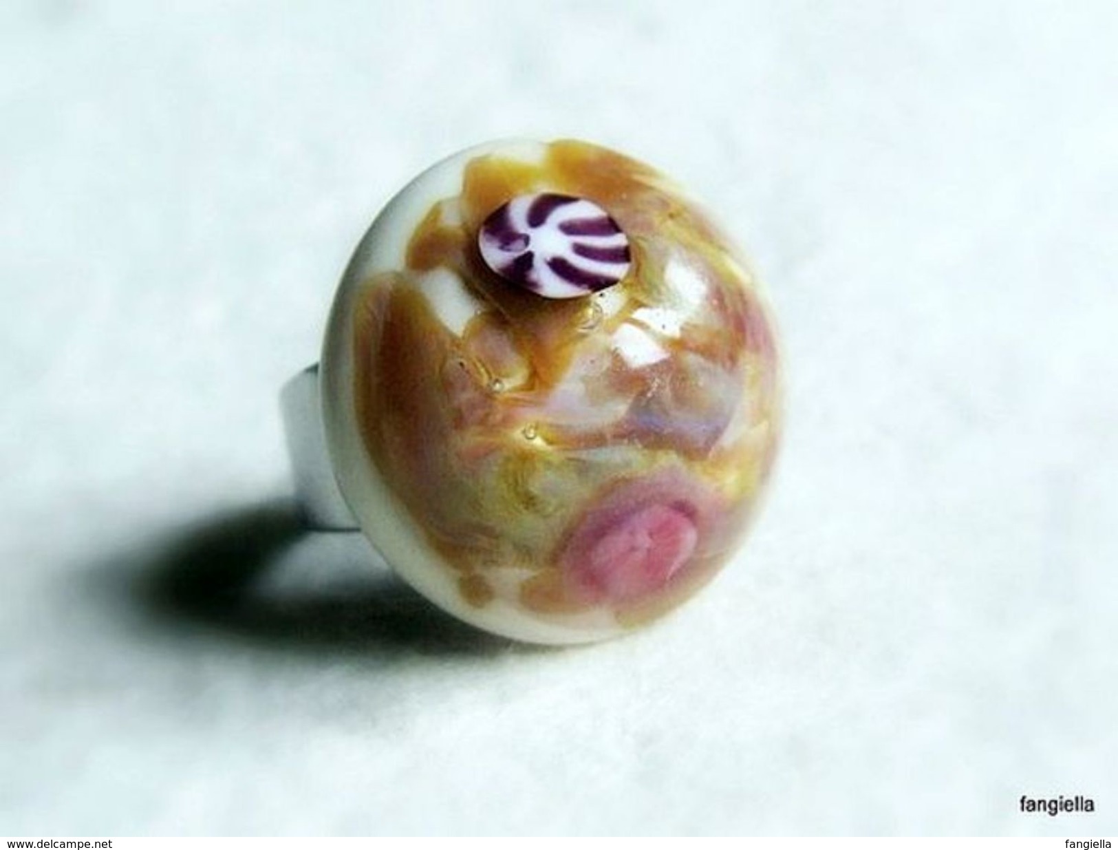 Bague Beige Rose Verre Filé Au Chalumeau Par Une Artiste Fileuse De Verre Pièce Unique Sur Anneau Réglable  Une Belle Ha - Bagues