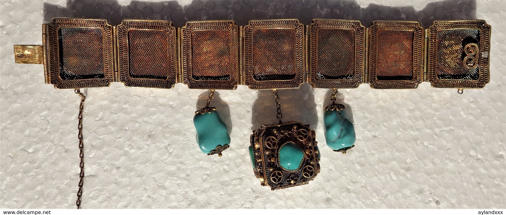 CINA (China): Fine and old Chinese silver & turquoise bracelets and pin with box