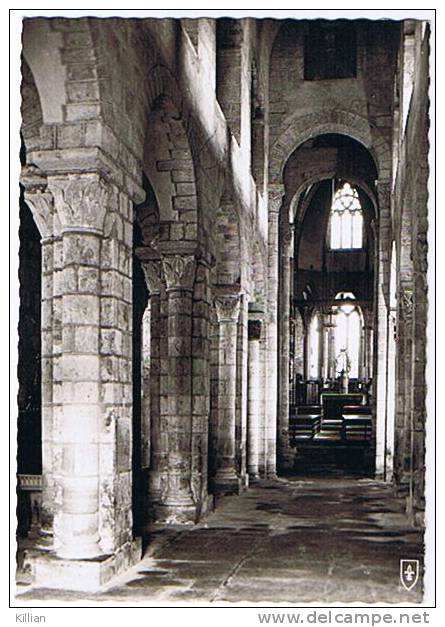 Eglise D'ennezat Nef Romane Et Coeur Gothique - Ennezat