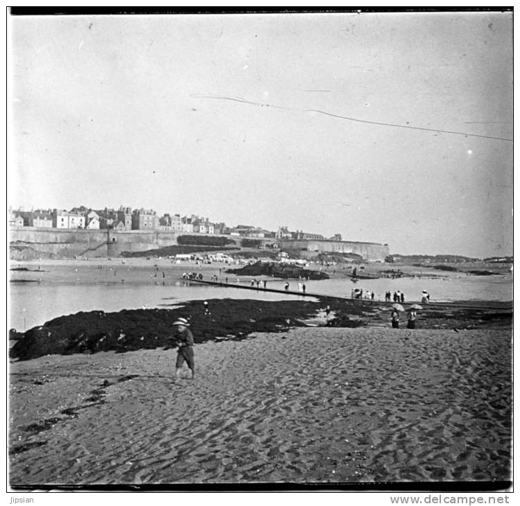 4 Plaques De Verre Stéréo Positives Du 35 Saint Malo Chaussée Des Beys Le Grand Bey Le Petit Bey Cézembre En 1910 Lot 11 - Plaques De Verre