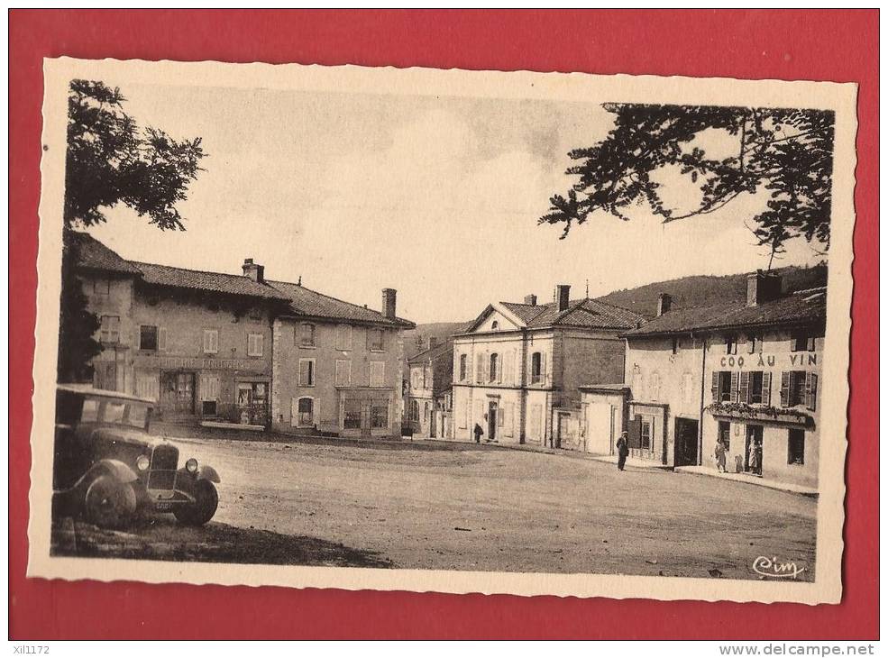 P0570 Julienas  La Mairie Et La Place Du Marché. Enseigne Coq Au Vin. Non Circulé. Combier Macon - Julienas