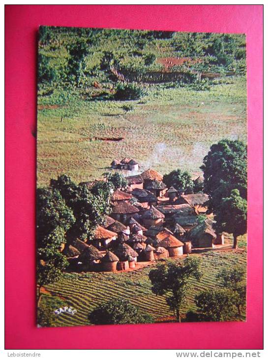 CPM-REPUBLIQUE POPULAIRE DU BENIN-PAYSAGE-CASES-TATA NATITINGOU- VOYAGEE -PHOTO RECTO / VERSO-CARTE EN BON ETAT ,VECU D' - Benin