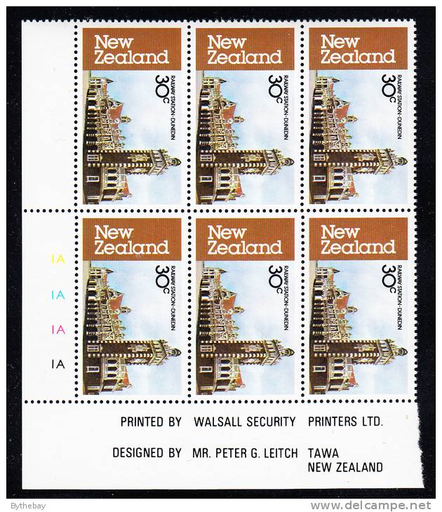 New Zealand Scott #746 MNH Inscription Block Of 6 30c Dunedin Railway Station, 1904 - Blocks & Sheetlets