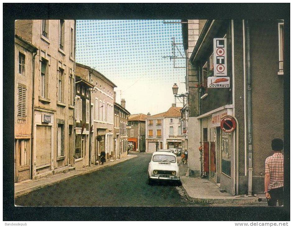 Foug (54) - Rue De L' Hôtel De Ville ( Automobile Renault R4 4L Presse Loto Concours Noel Peilard ) - Foug