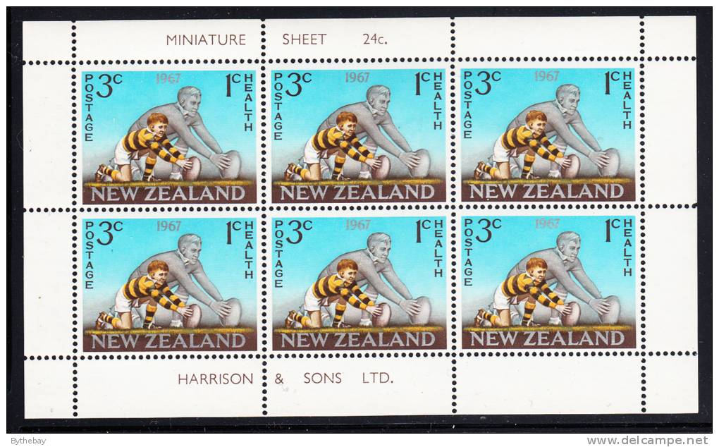 New Zealand Scott #B74a MNH Miniature Sheet Of 6 Health Stamps - Man And Boy Placing Ball For Kick - Ungebraucht
