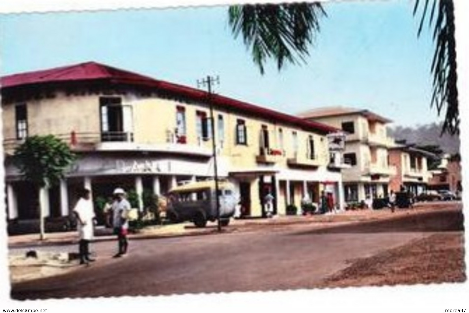 BANGUI  (léger Pli De Bas En Haut à Droite ) - Central African Republic