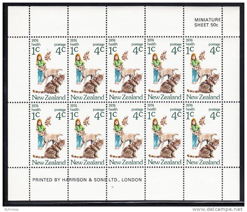 New Zealand Scott #B90a MNH Miniature Sheet Of 10 Health Stamps - Girl With Dogs And Cat - Nuevos