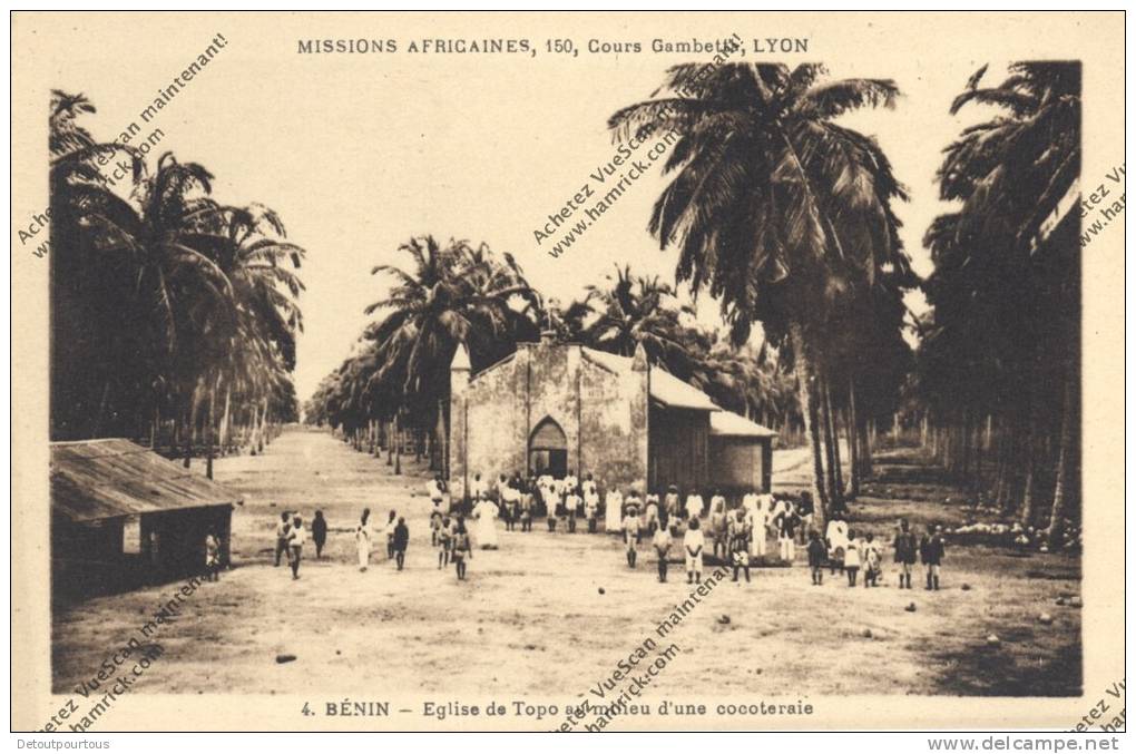 NIGERIA BENIN : Eglise De TOPO Au Milieu D'une Cocoteraie Tree Misison Afrique Prétre Missionnaire En Brousse Africaine - Nigeria