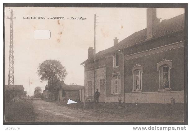 51----SAINT ETIENNE SUR SUIPPES----Rue D´Alger ---animée---peu Courante - Autres & Non Classés