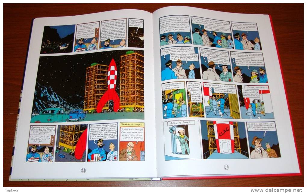 Tintin et La lune Édition Collector deux Albums Objectif Lune et On a marché sur la Lune avec 16 Pages d´Archives