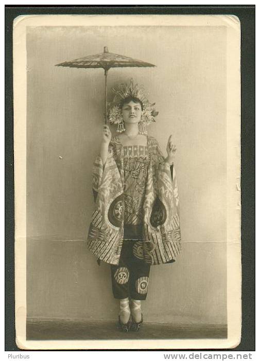 WOMAN DANCER IN JAPANESE CHINESE  ? COSTUME,  OLD  REAL PHOTO POSTCARD - Dance