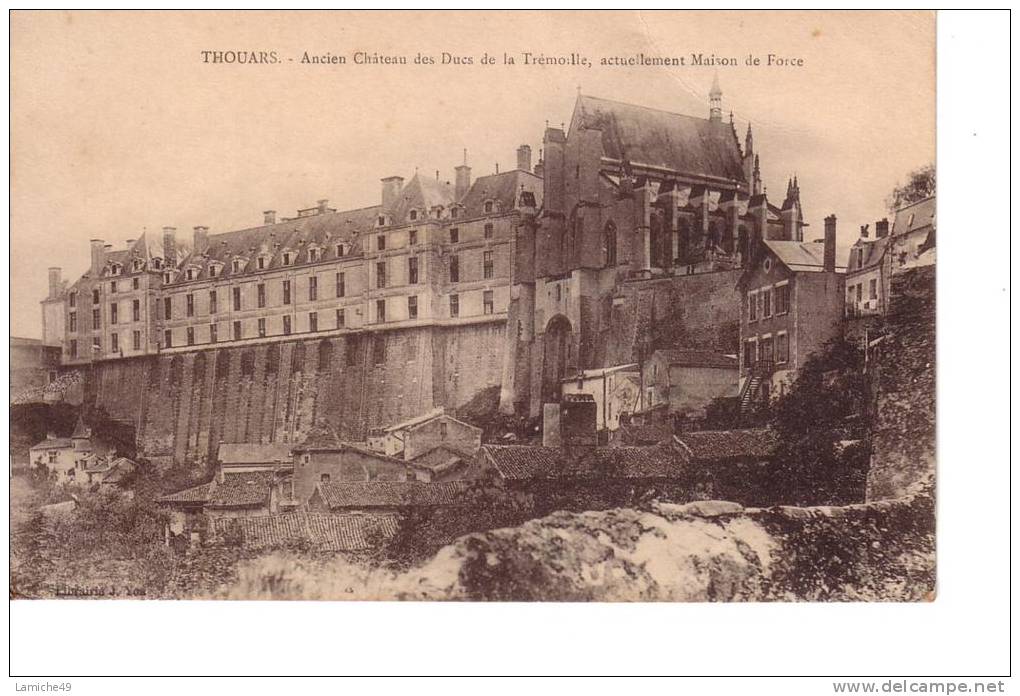 THOUARS Ancien Château Des Ducs De La Trémolle Actuellement Maison De Force ( Vue D Ensemble ) - Thouars