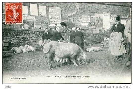 N°16769 -cpa Vire -le Marché Aux Cochons- - Fiere