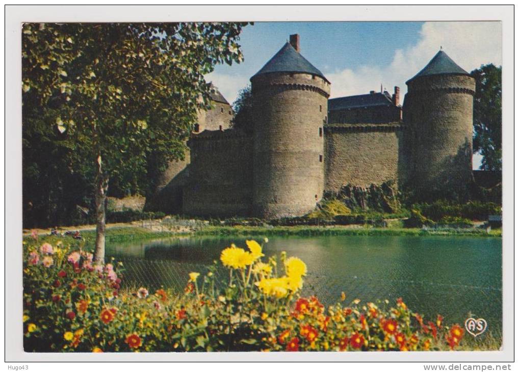 LASSAY - LE CHATEAUX FEODAL ET L' ETANG - Lassay Les Chateaux