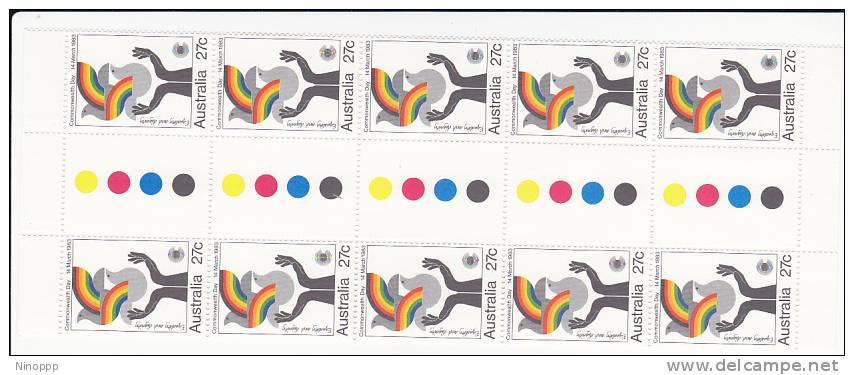 Australia-1983 Commonwealth Day 27c Equality And Dignity Gutter Strip MNH - Blocks & Sheetlets