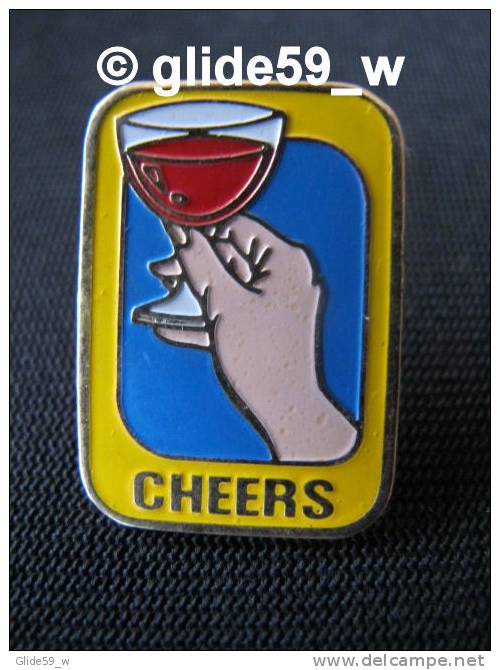 Pin's CHEERS - Trademarks