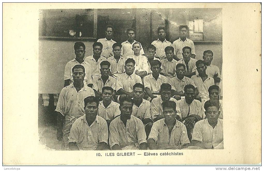 KIRIBATI - ILES GILBERT / ELEVES CATECHISTES - Kiribati