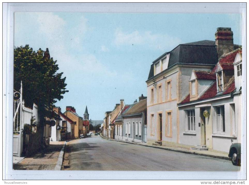 LA FRESNAYE-sur-CHEDOUET - LE HAUT DU BOURG - La Fresnaye Sur Chédouet