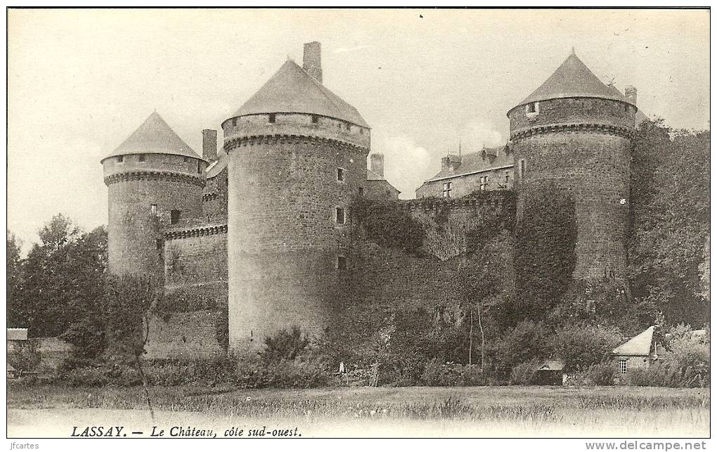 53 - LASSAY - Le Château, Côté Sud-ouest - Lassay Les Chateaux