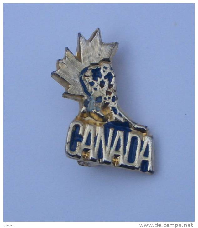 CANADA - Hockey On Ice Pin * Badge Hockey Sur Glace Sobre Hielo Su Ghiaccio Eishockey Ijshockey - Sport Invernali