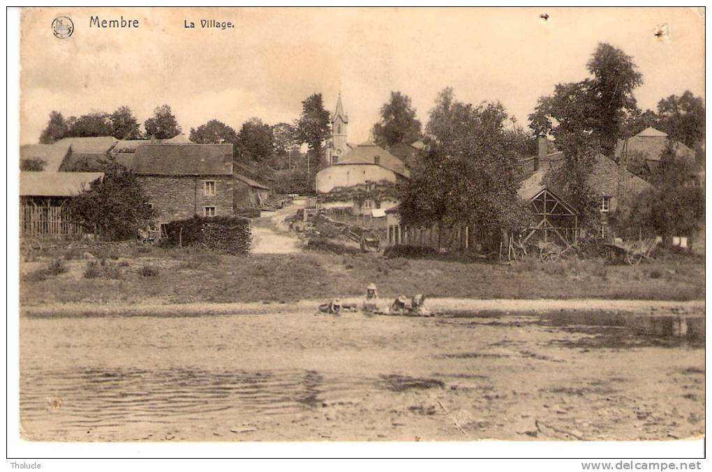 Membre-sur-Semois (Vresse) -1914- Le Village-L´Eglise- Laveuses (Lavandières)  Au Bord De La Rivière- Hangar à Tabac - Vresse-sur-Semois