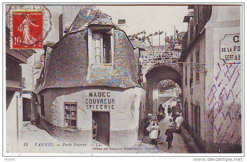 56. VANNES. PORTE POTERNE. MADEC COUVREUR . EPICERIE. ANIMATION.cachet Ambulant QUIMPER A REDON. - Vannes