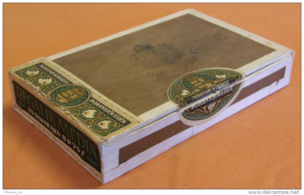 TOBACCO -  Cigarettes / Cigars Box, Wood, Hungary, Magyar Kiralyi, Year Cca 1920 - 1930 - Zigarettenetuis (leer)