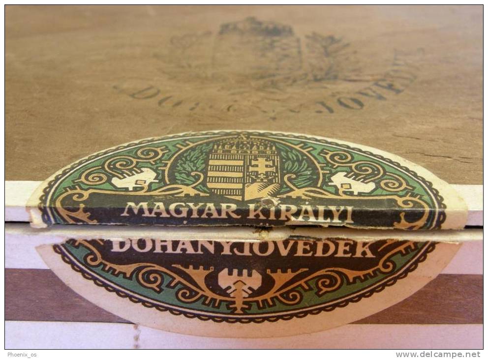 TOBACCO -  Cigarettes / Cigars Box, Wood, Hungary, Magyar Kiralyi, Year Cca 1920 - 1930 - Empty Cigarettes Boxes