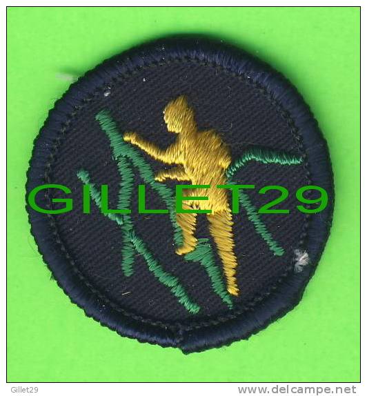 ÉCUSSON EN TISSU - SCOUTING  PATCHES - SCOUTISME - ALPINISTE - - Scouting