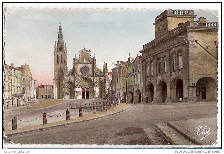 CP Bazas La Mairie Et La Cathédrale 33 Gironde - Bazas